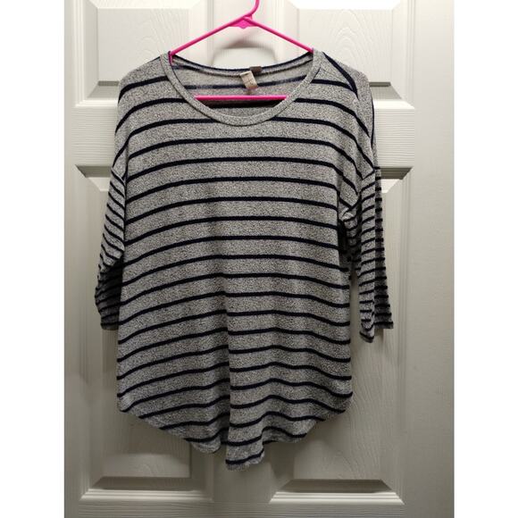 Misia Women's Size Large Navy Blue & Gray Striped 3/4 Sleeves Fuzzy Top - Picture 1 of 5